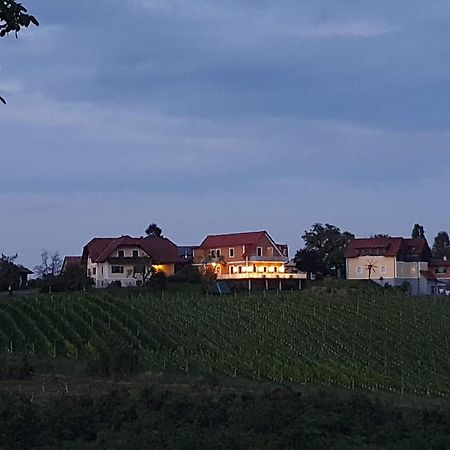 Bed and Breakfast Weinhof Reichmann Sankt Peter am Ottersbach Exteriér fotografie